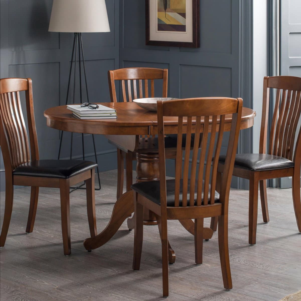 Canterbury Round To Oval Extending Table