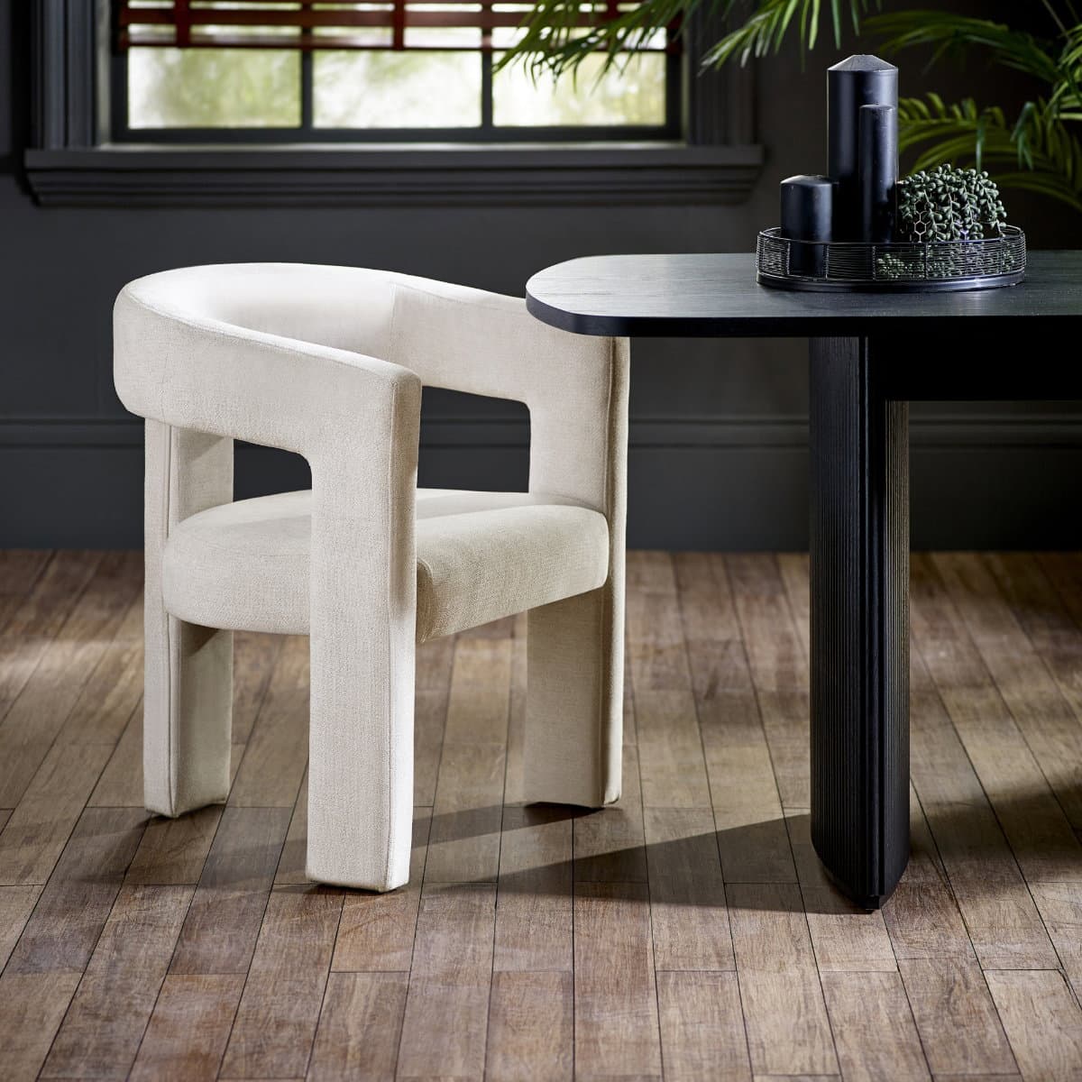 Elara Chair