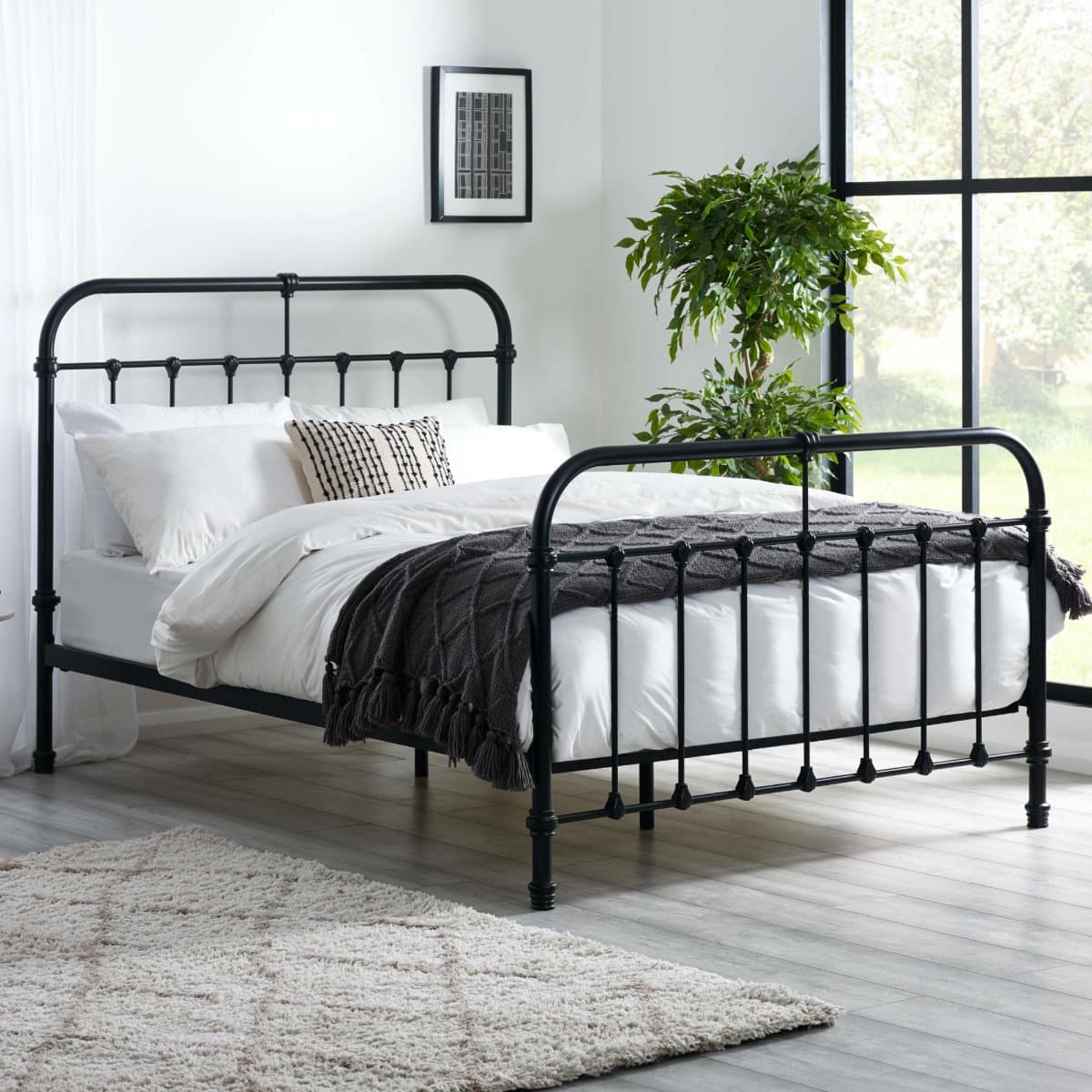 Logan Metal Bed