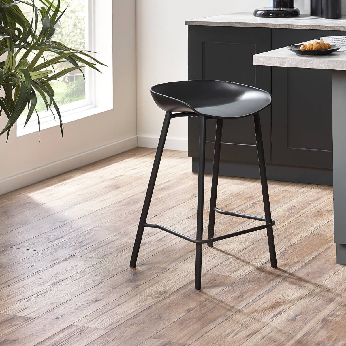Set Of 2 Renzo Bar Stool
