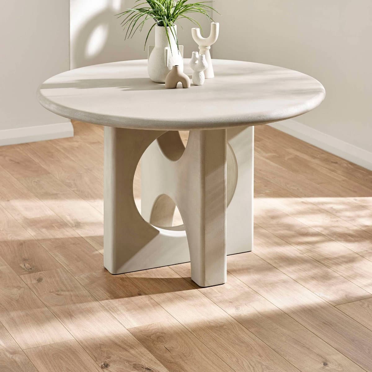 Thyra Round 4 Seater Dining Table